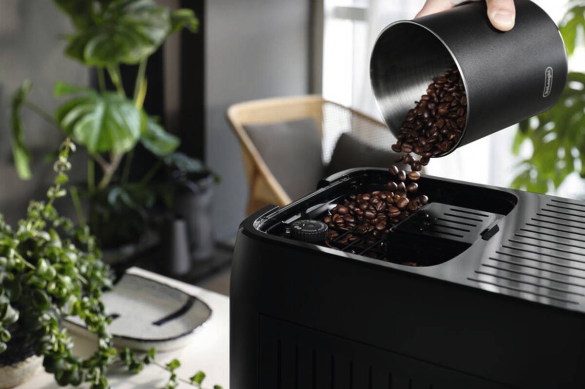 De’Longhi ECAM320.70.TB: Bohnen von oben nachfüllen